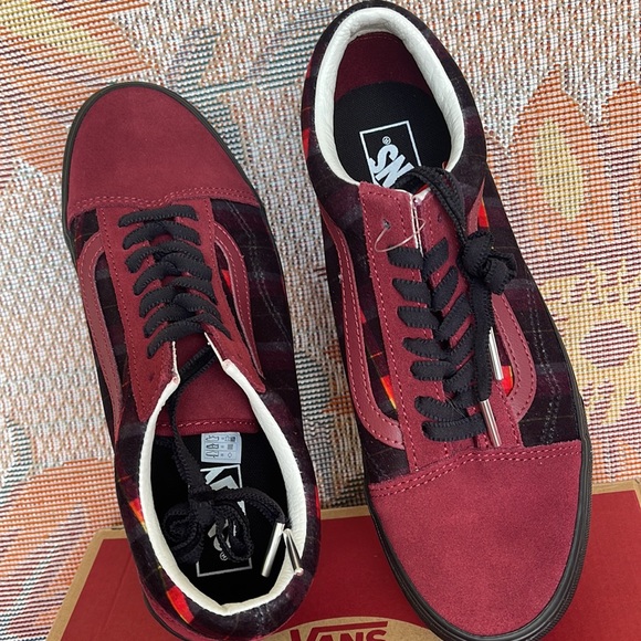 Vans Old Skool Stacked 
Velvet Plaid Port/Black
VNOA7Q5M02Y
WMNS Platforms - Picture 13 of 16